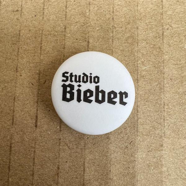 StudioBieber_Logo_Ansteckbutton_2